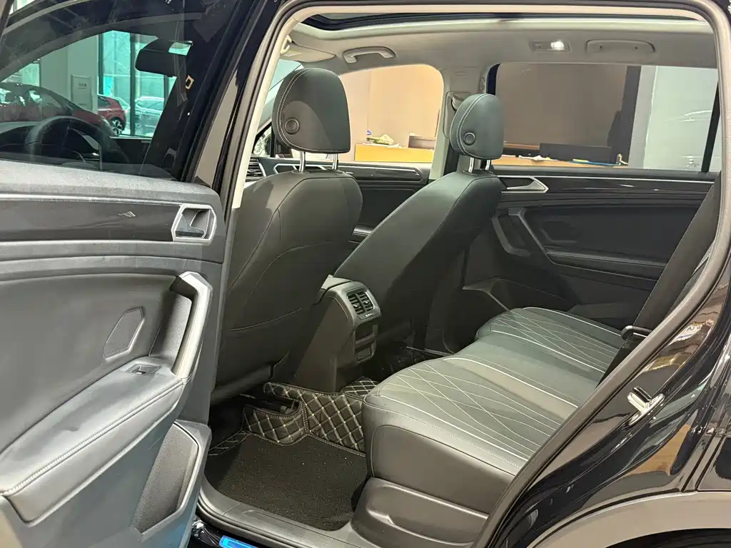 Volkswagen Tiguan L — миниатюра 6