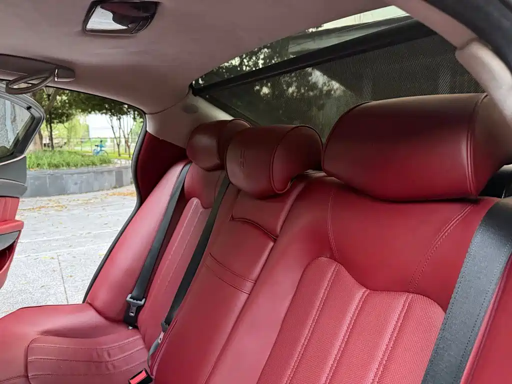 Maserati Quattroporte — миниатюра 20