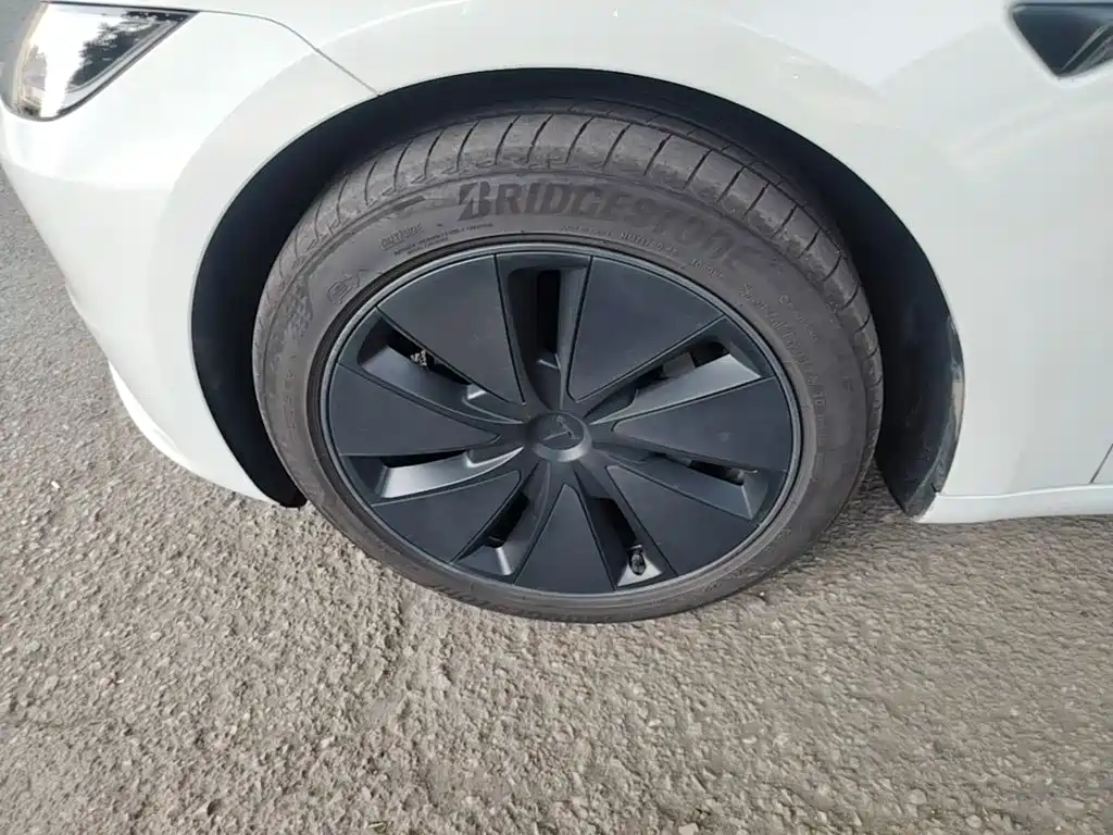 Tesla Model 3 — миниатюра 23