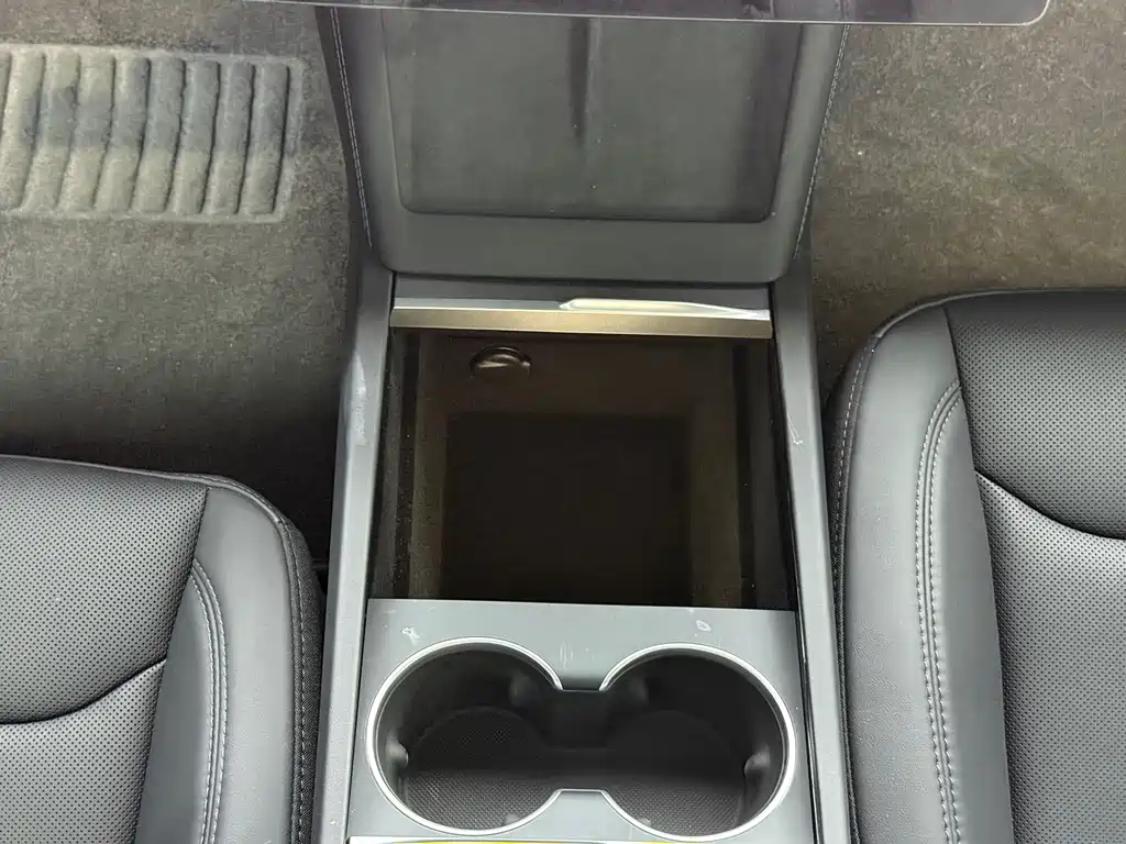 Tesla Model 3 — миниатюра 12