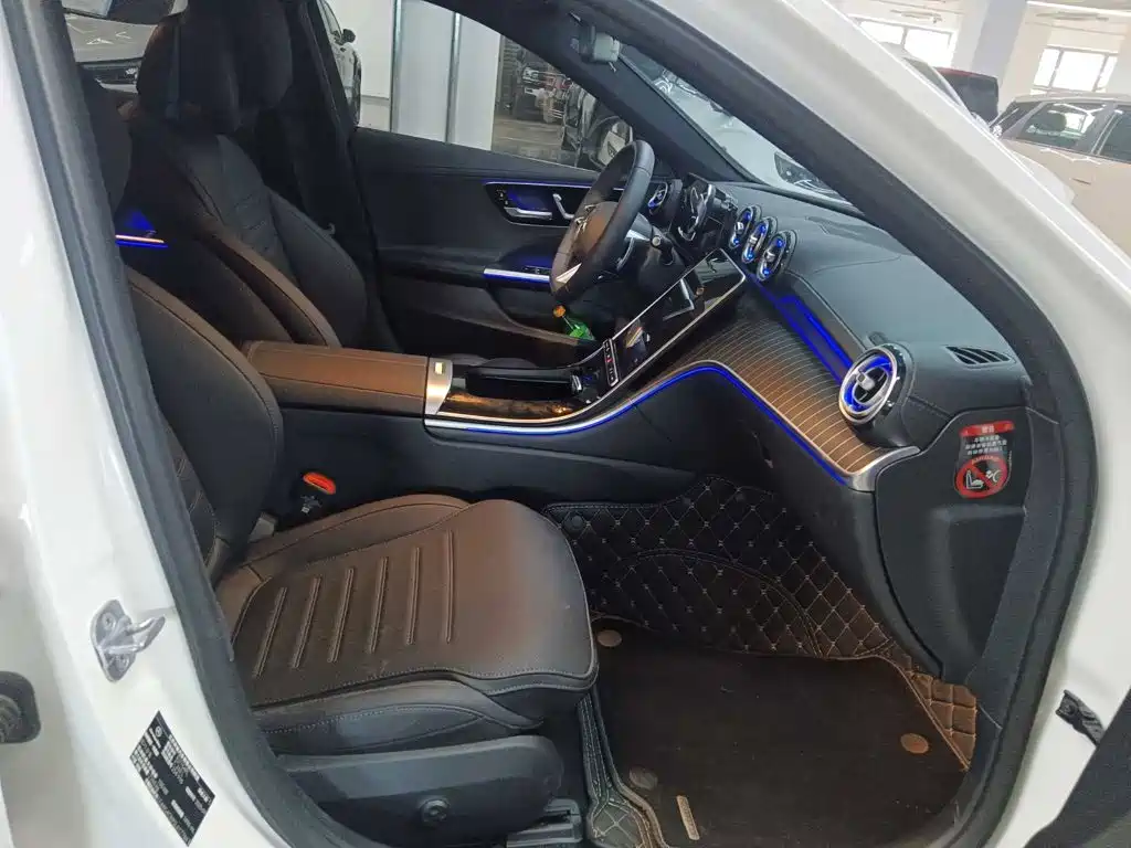 Mercedes-Benz C-Class — миниатюра 11
