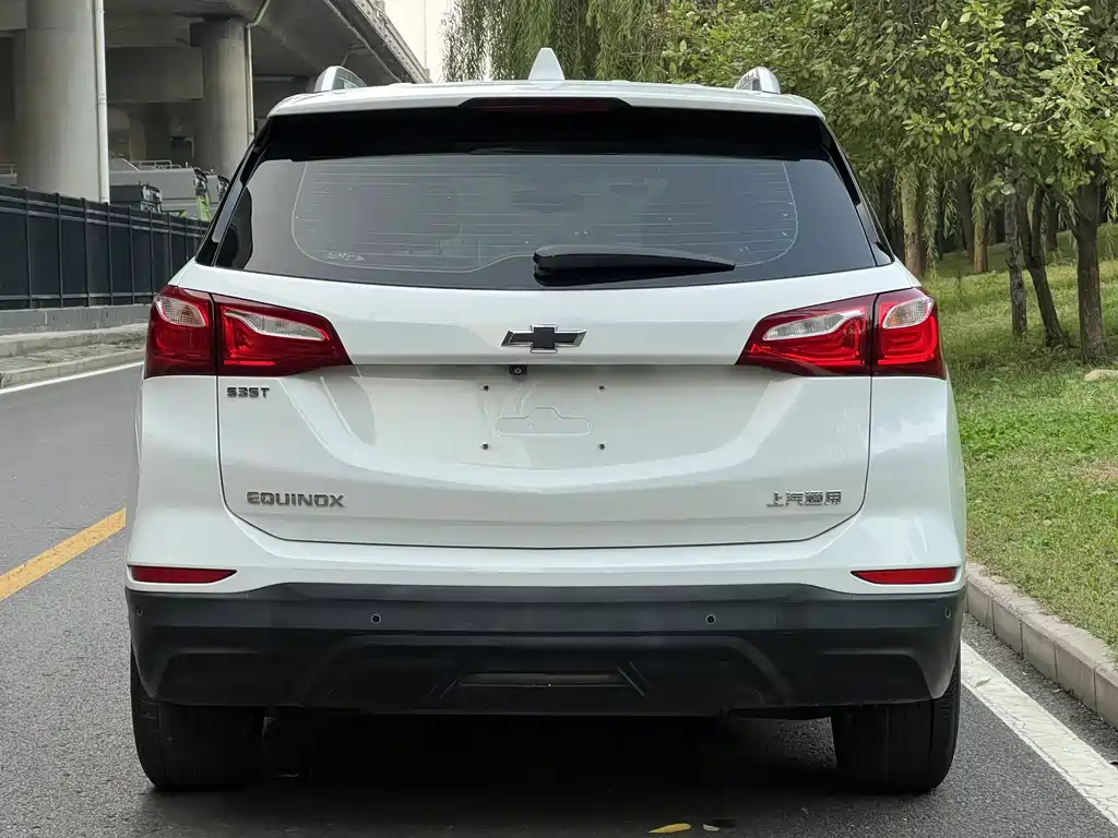 Chevrolet Equinox — миниатюра 10