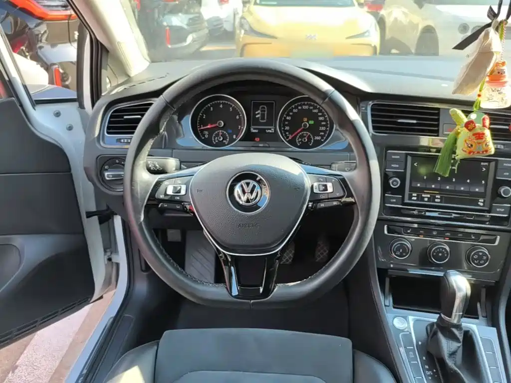 Volkswagen Golf — миниатюра 11