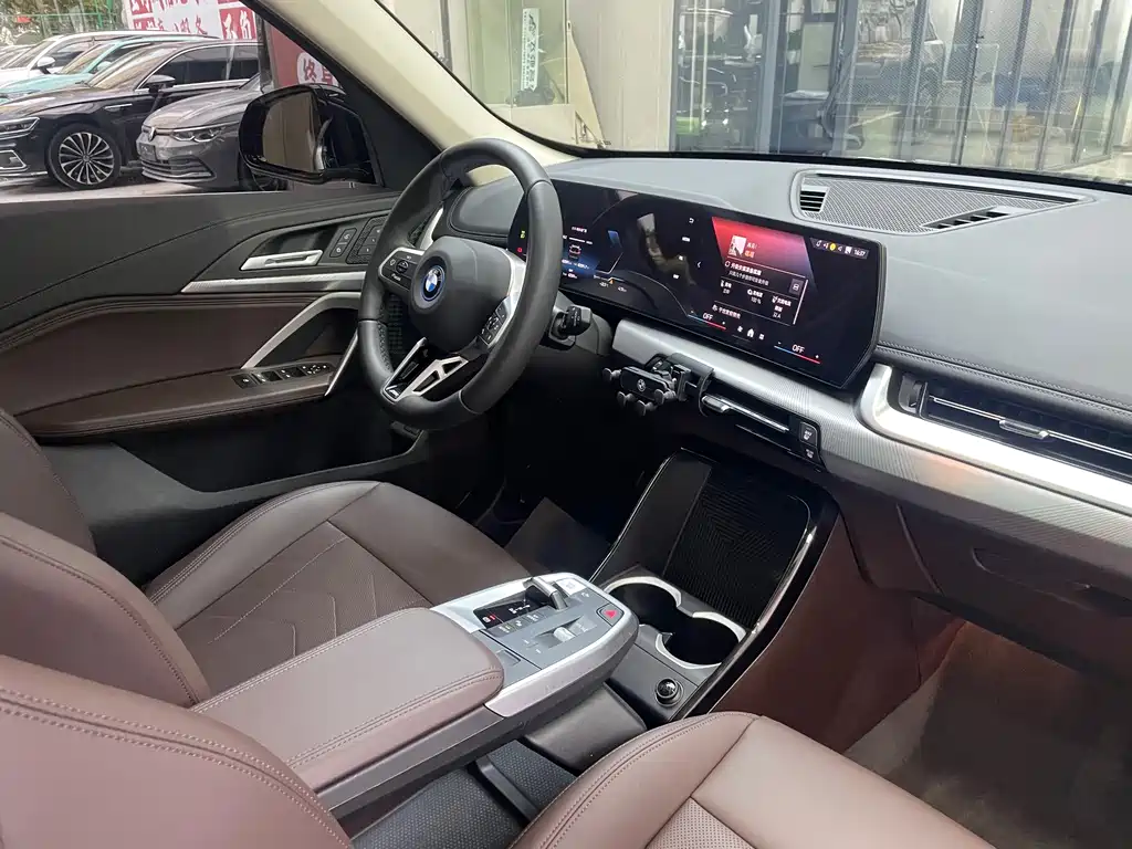 BMW iX1 — миниатюра 14