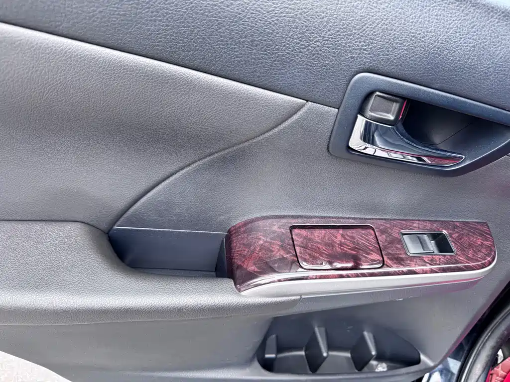 Toyota Camry — миниатюра 17