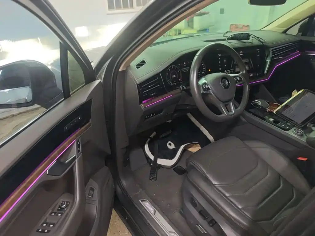 Volkswagen Touareg — миниатюра 16