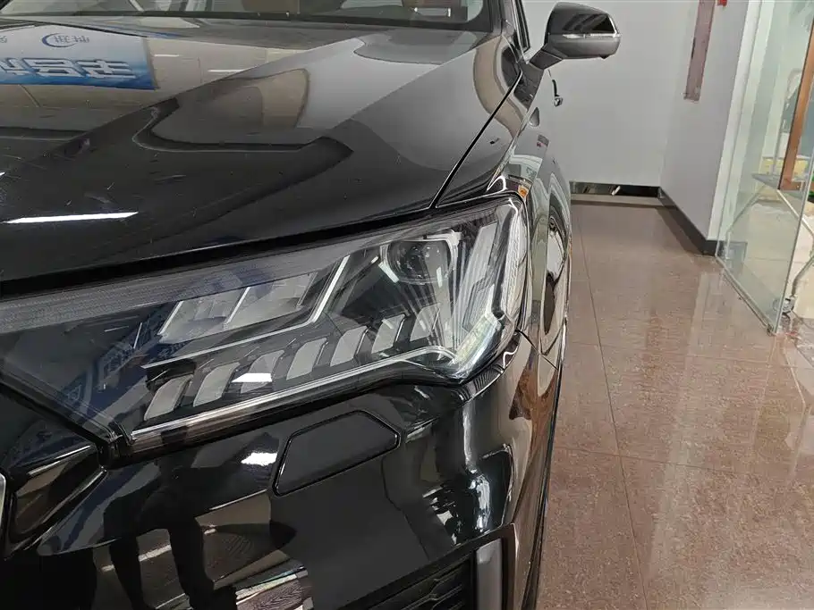 Audi Q7 2023 55 TFSI quattro S line Sport