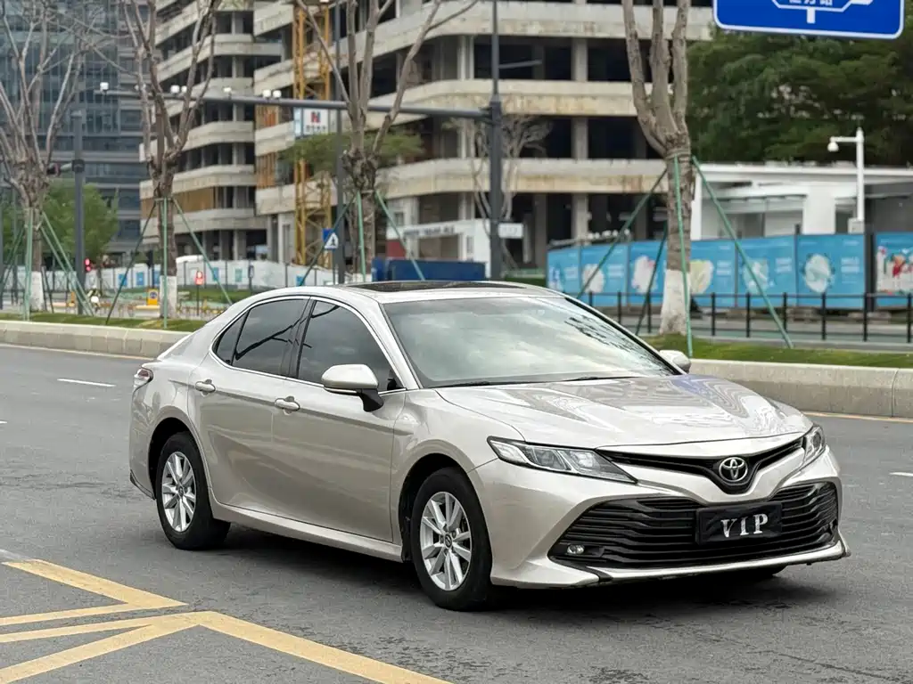 Toyota Camry 2018 2.0E Elite