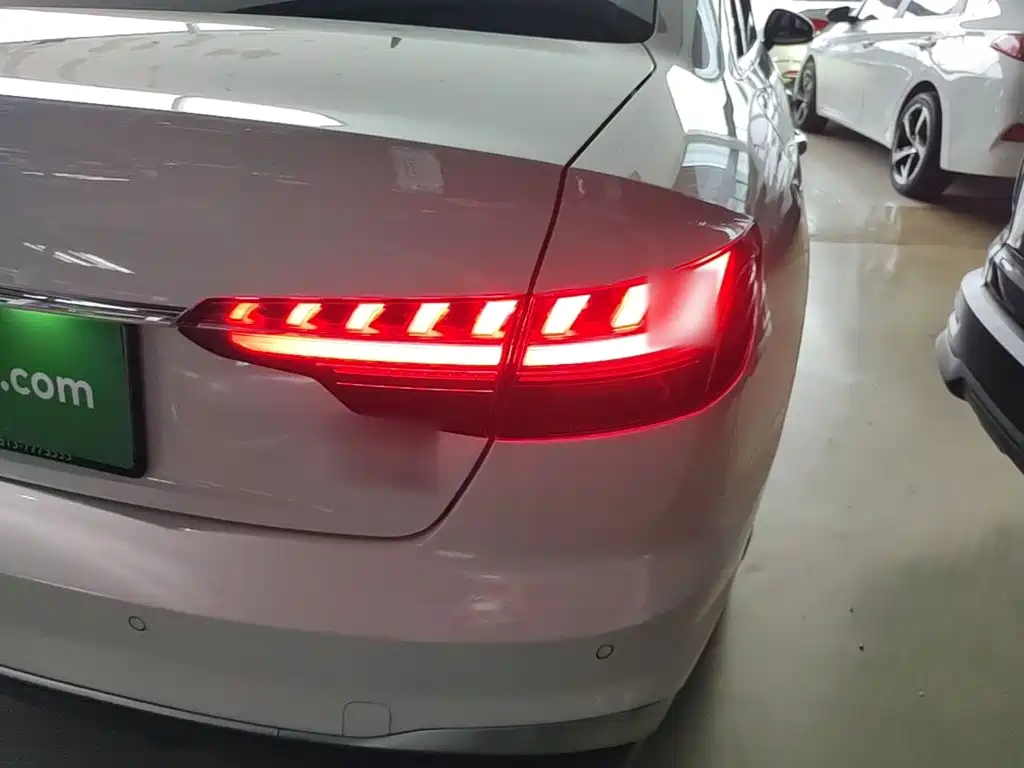 Audi A4L — миниатюра 8