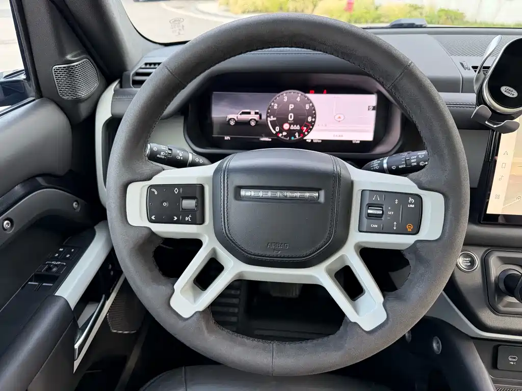 Land Rover Defender — миниатюра 6
