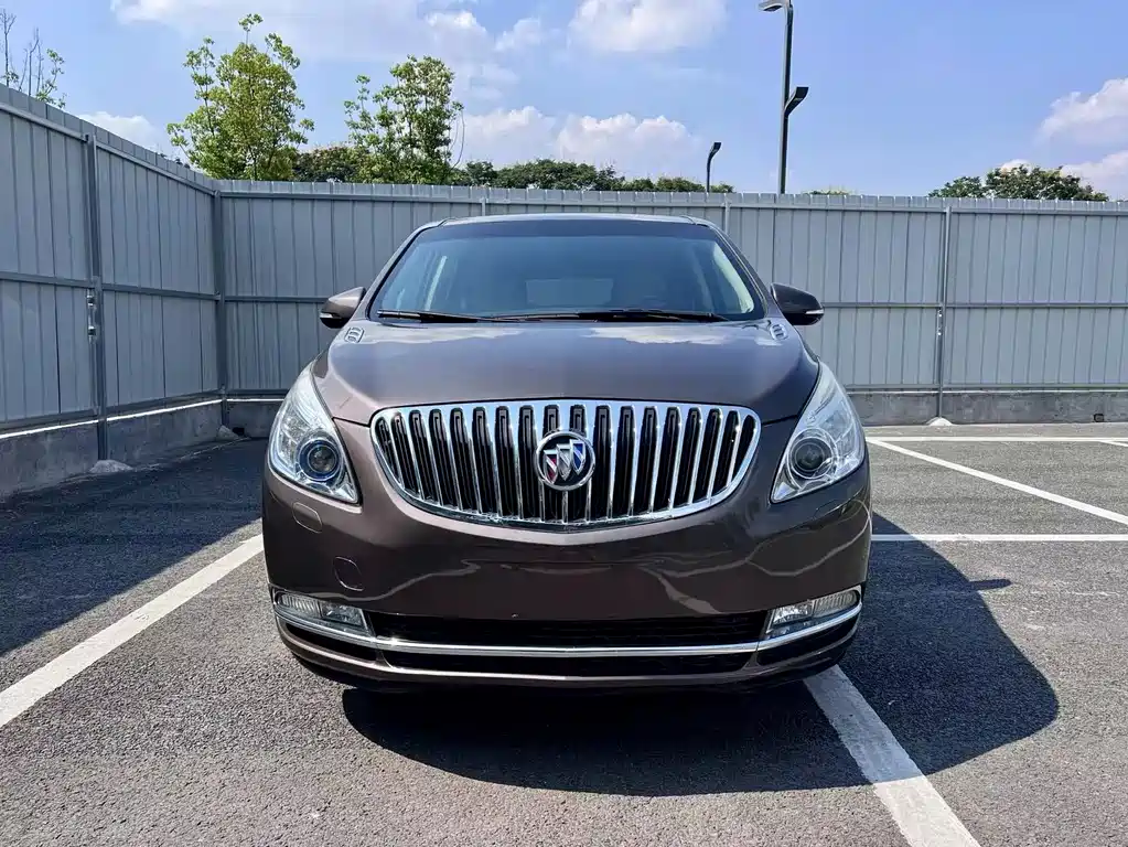 Buick GL8 — миниатюра 2