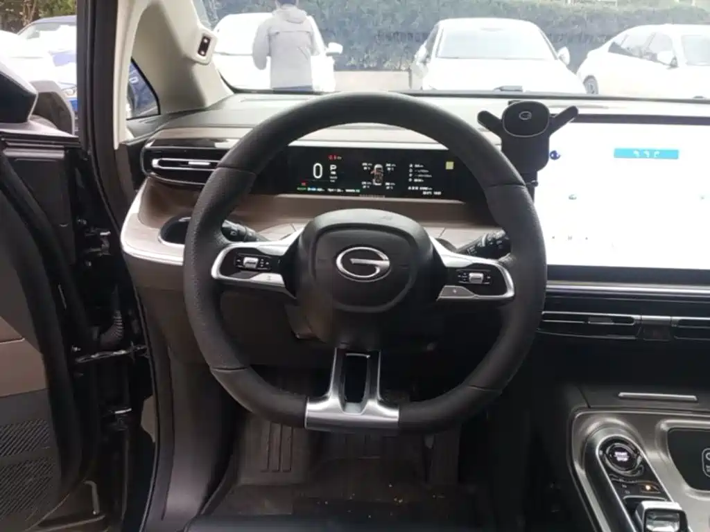 GAC Motor Trumpchi E8 PHEV — миниатюра 11