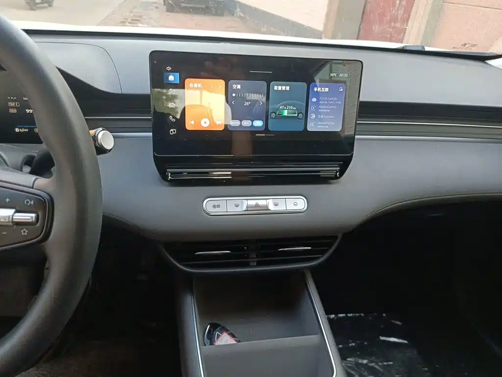 Roewe Young Wai D6 — миниатюра 10