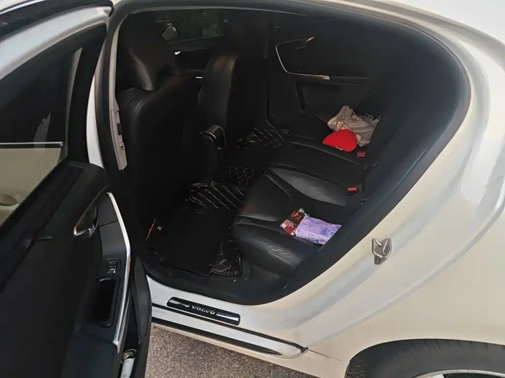 Volvo S60 — миниатюра 14