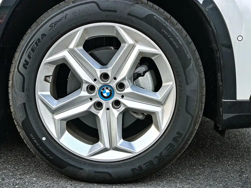 BMW iX1 — миниатюра 20
