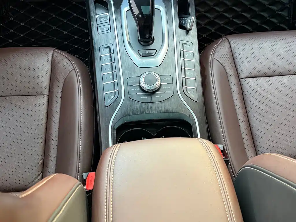 Wey Wey VV6 — миниатюра 10