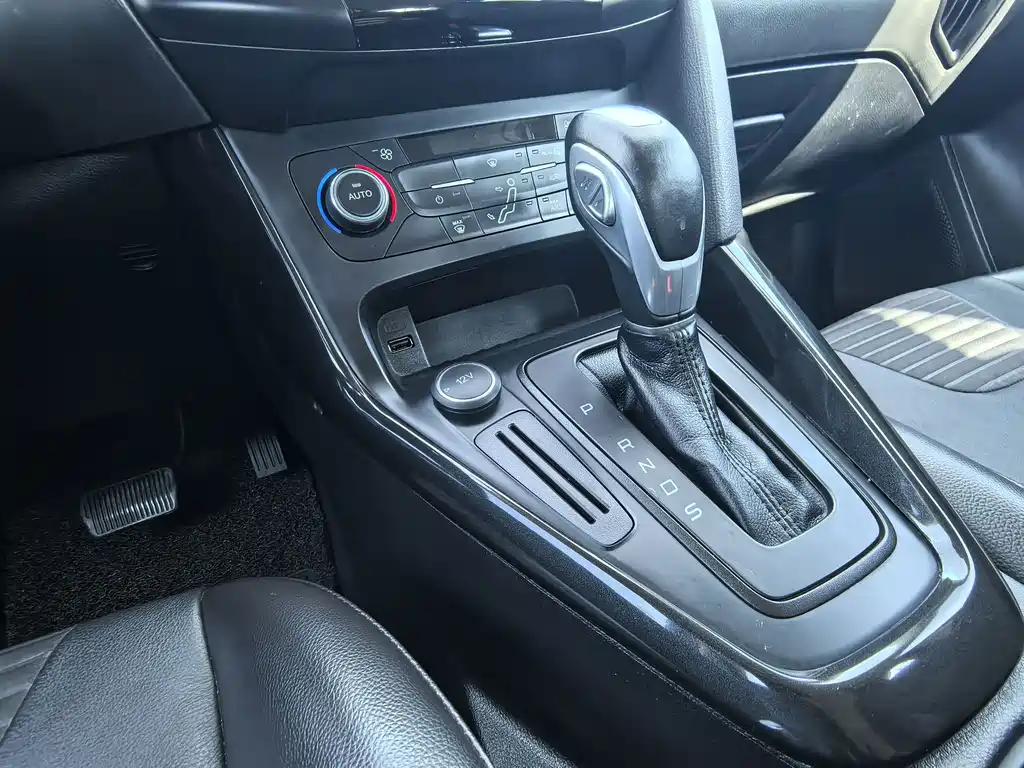 Ford Focus — миниатюра 11