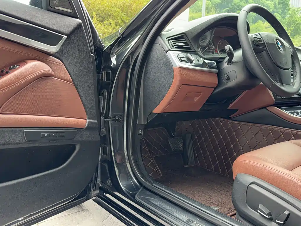 BMW 5 Series — миниатюра 11