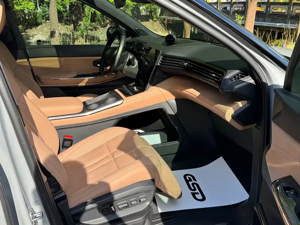 NIO ES8 — миниатюра 16