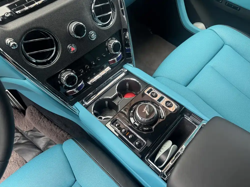 Rolls-Royce Cullinan — миниатюра 6