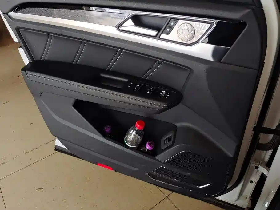 Volkswagen Teramont — миниатюра 7