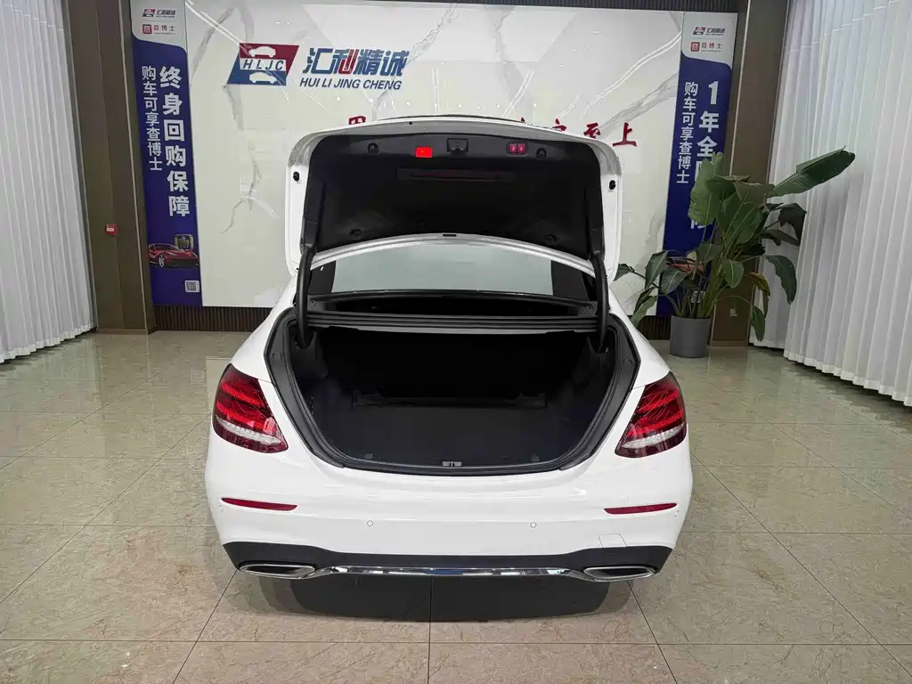 Mercedes-Benz E-Class — миниатюра 18
