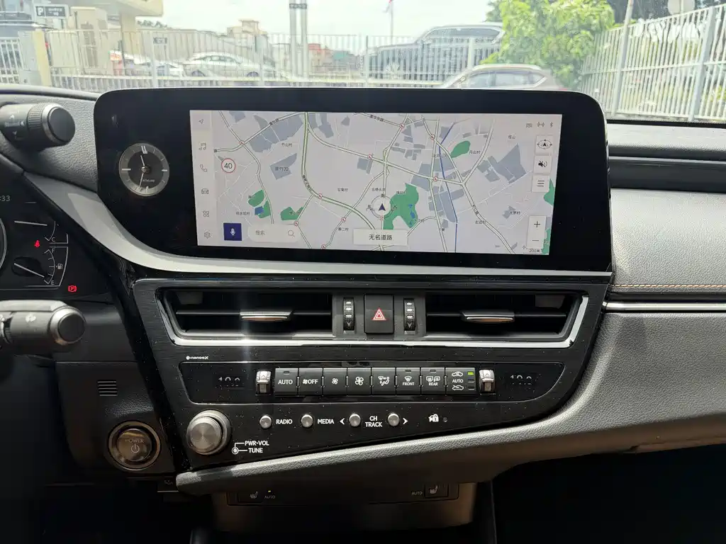 Lexus ES — миниатюра 15