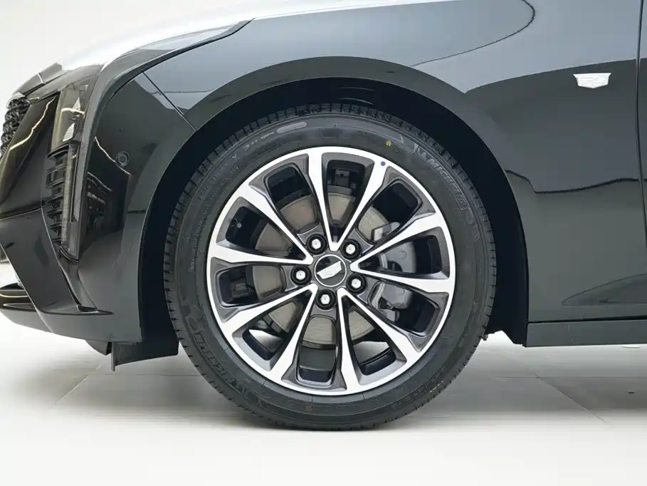 Cadillac CT5 — миниатюра 14