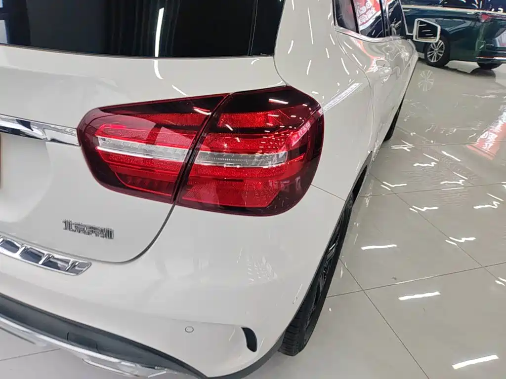 Mercedes-Benz GLA — миниатюра 8