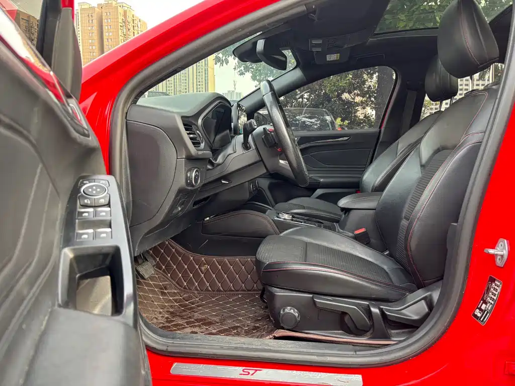 Ford Focus — миниатюра 10