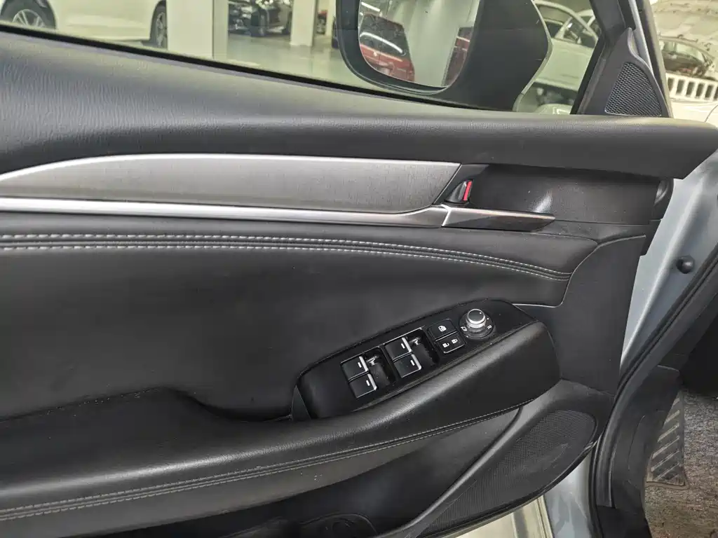 Mazda Atenza — миниатюра 5
