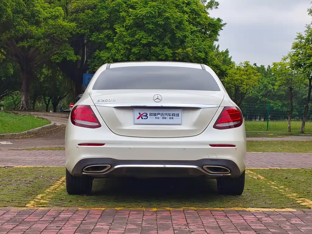 Mercedes-Benz E-Class — миниатюра 6