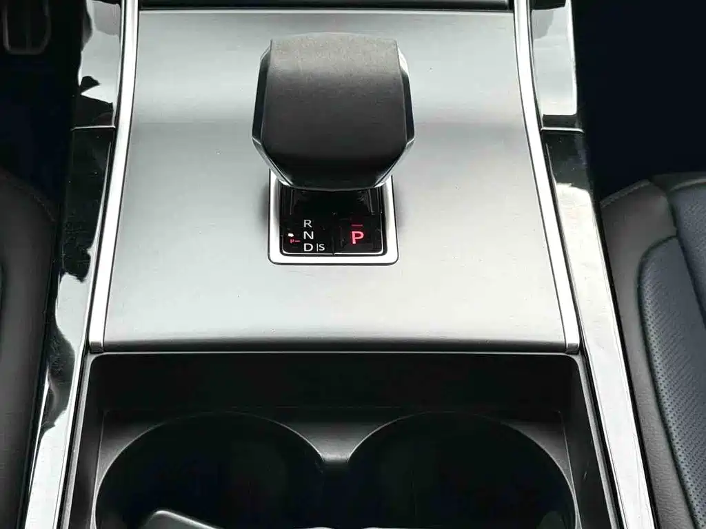 Land Rover Velar — миниатюра 14