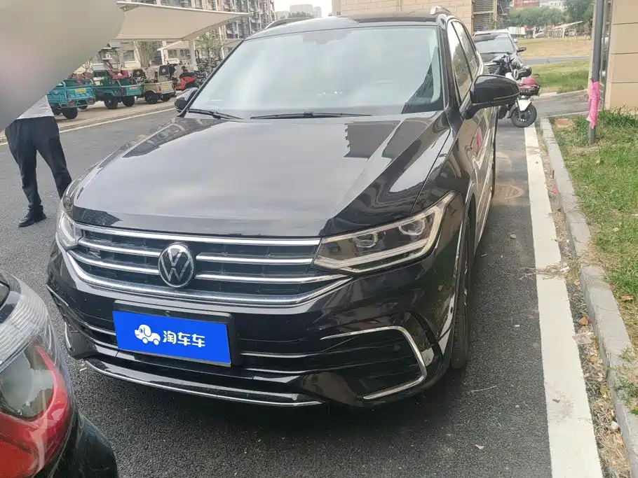 Volkswagen Tiguan L — миниатюра 2