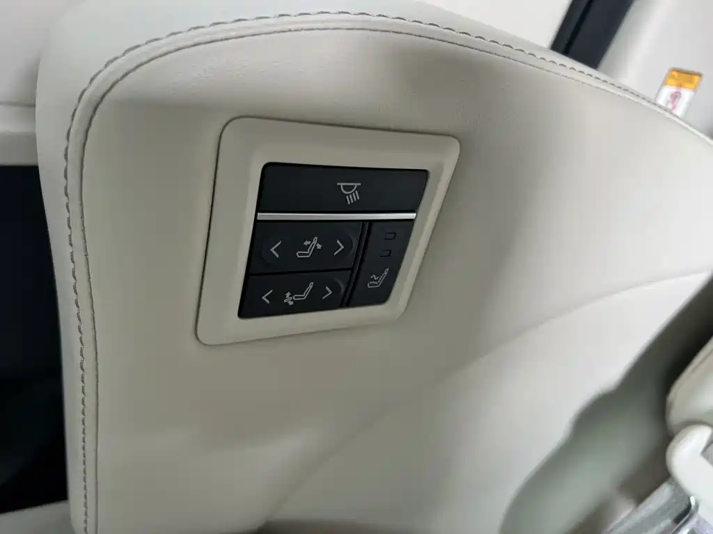 Toyota Sienna — миниатюра 7