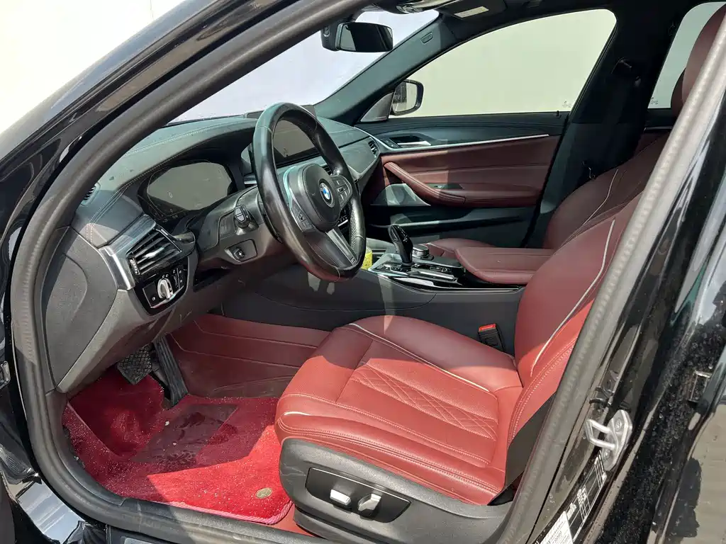 BMW 5 Series — миниатюра 7