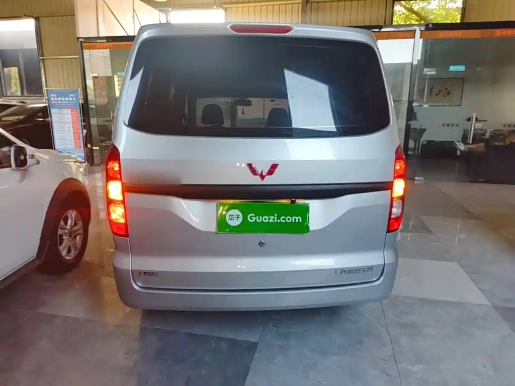 Wuling Hongguang V — миниатюра 6