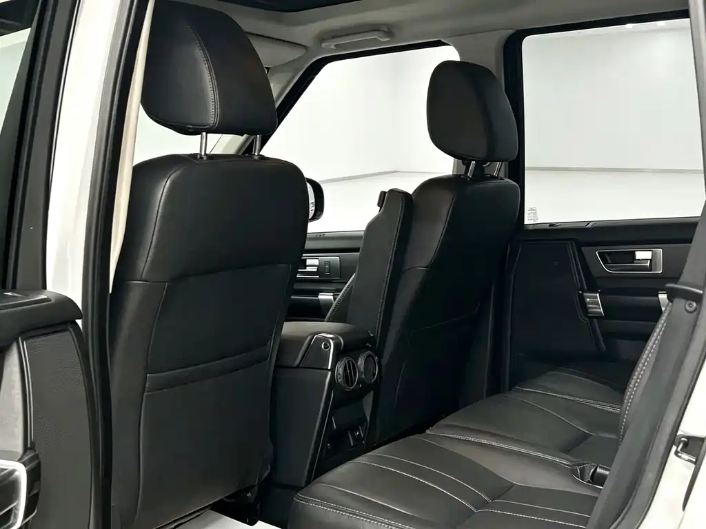 Land Rover Discovery — миниатюра 6