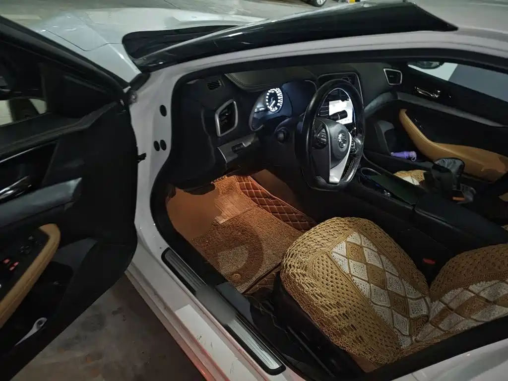 Nissan Cima — миниатюра 12