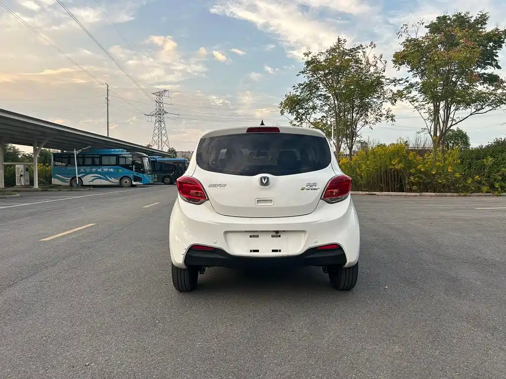 Changan Benben E-Star — миниатюра 8