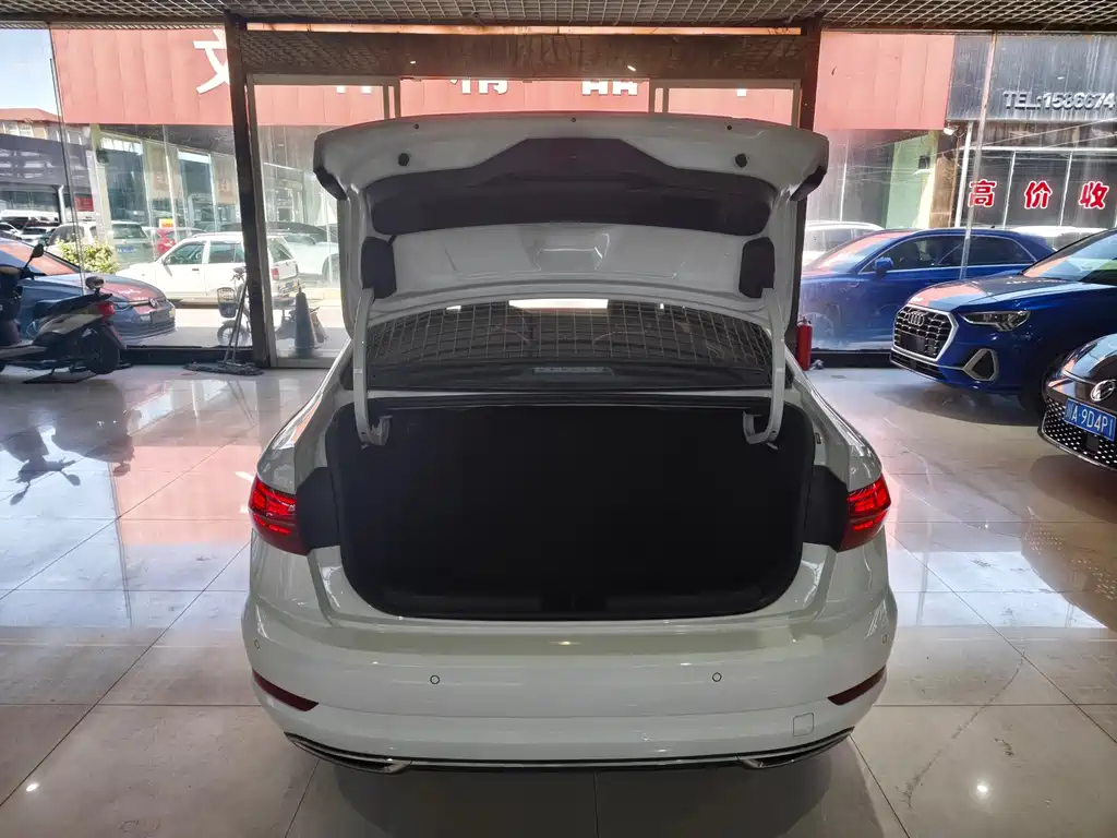 Volkswagen Sagitar — миниатюра 16