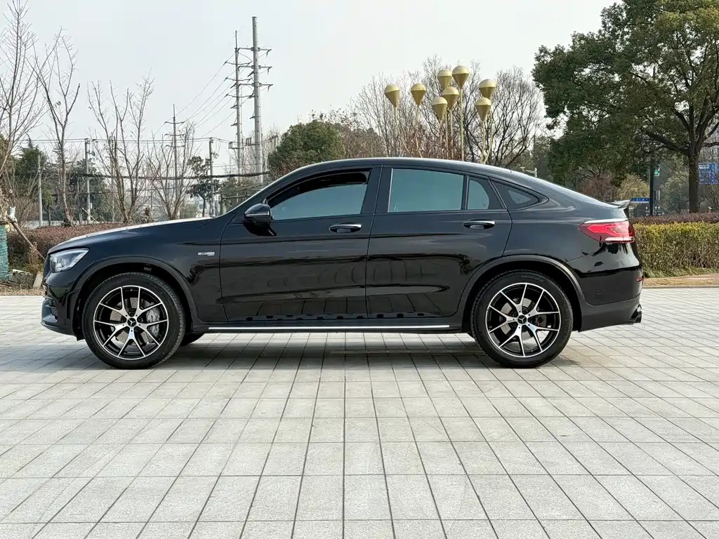 MERCEDES-BENZ GLC COUPE AMG
