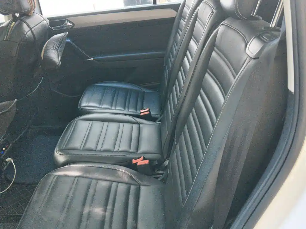 Volkswagen Touran — миниатюра 15