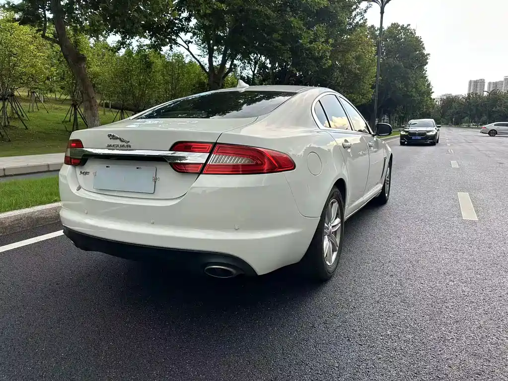 Jaguar XF — миниатюра 4