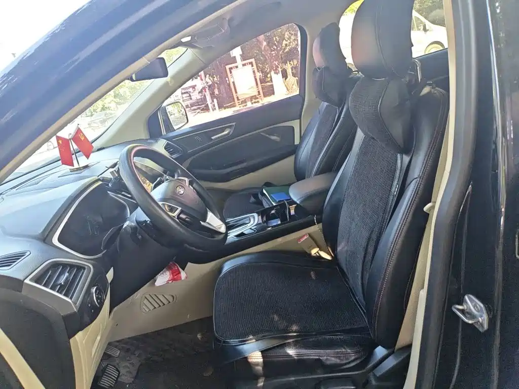 Ford Edge — миниатюра 11
