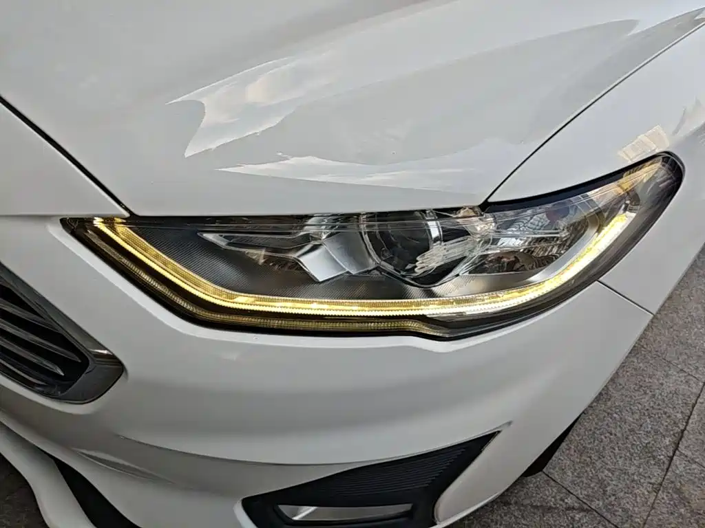 Ford Mondeo — миниатюра 24