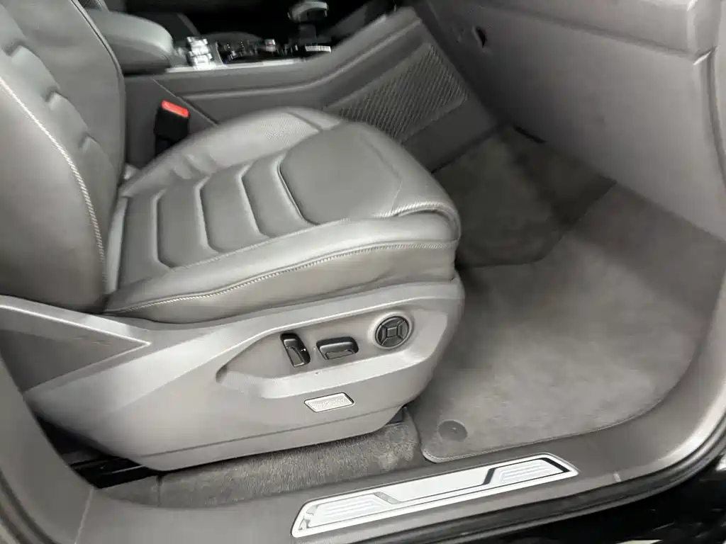 Volkswagen Touareg — миниатюра 26