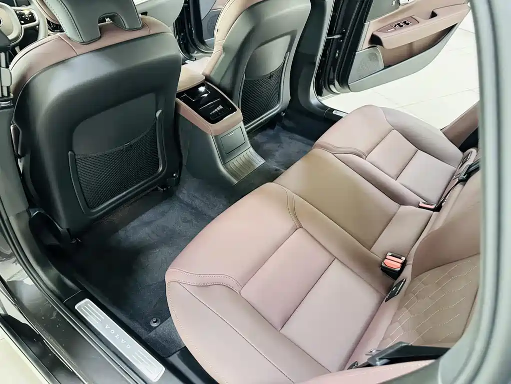 Volvo S90 2026 Luxury