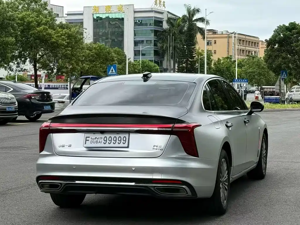 Hongqi Hongqi H5 — миниатюра 9
