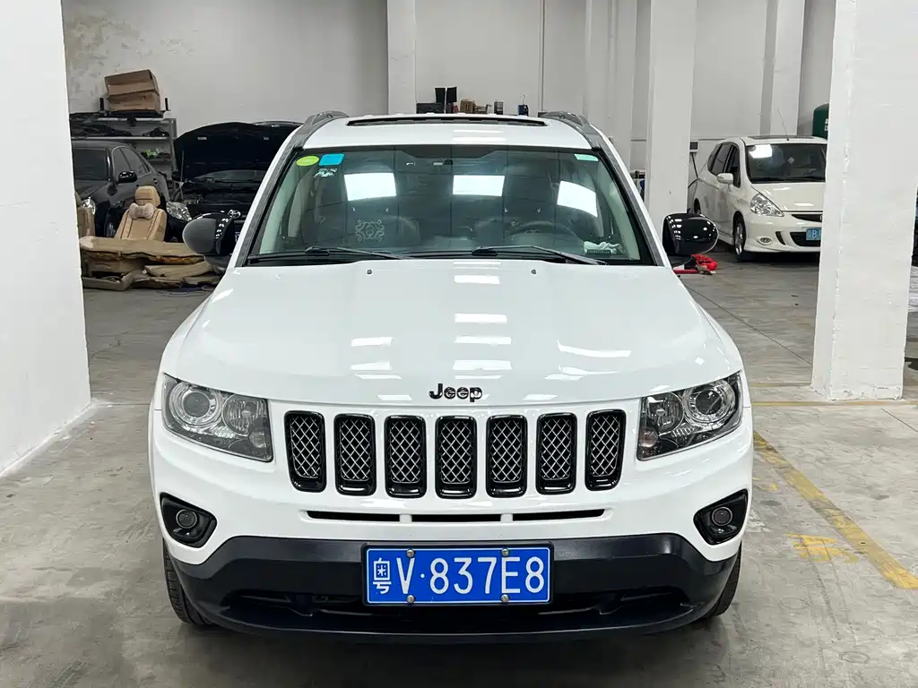 Jeep Compass (Import) — миниатюра 2